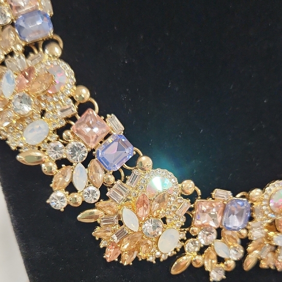💎🔹️Piper K🔹️  Floral Rhinestone Statement Cluster Glass Stones  Necklace ✨️💎 - Picture 8 of 11